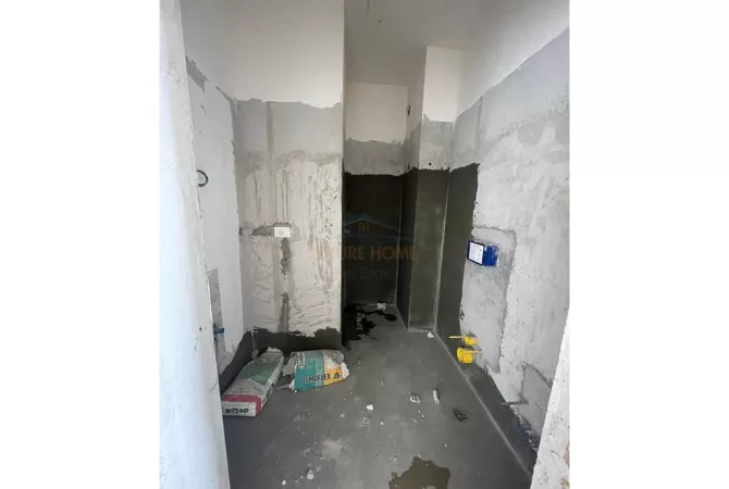 Shtepi ne shitje Apartament ne Tirane, 2+1, Mobilimi Bosh, pa mobiluar, Pagesa 178,000  Euro.