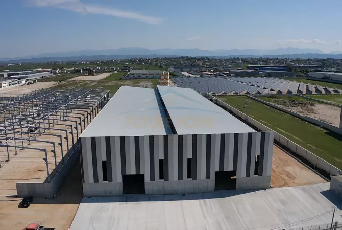 Ambient biznesi me qera 4+1 ne Durres - 4,500 Euro