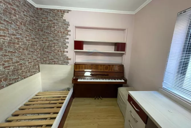 Shtepi ne shitje Apartament ne Tirane, 4+1, Mobilimi E mobiluar, Pagesa 225,000  Euro.