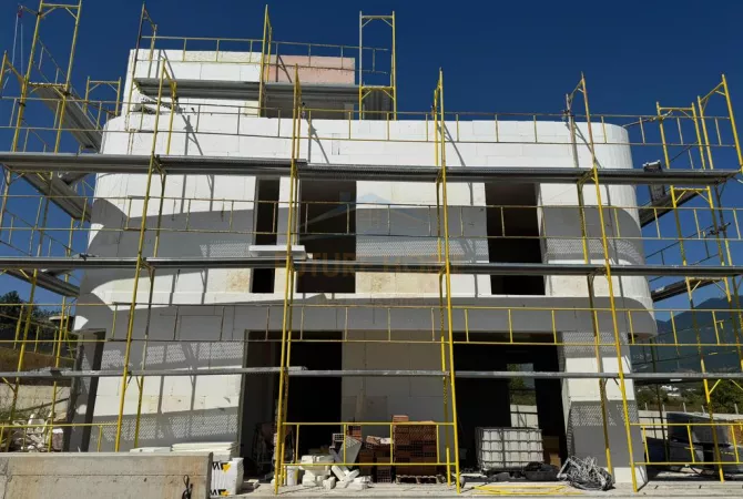 House for Sale 4+1 in Tirana - 590,000 Euro