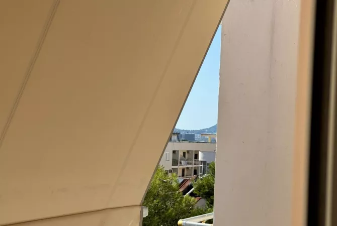 Shtepi ne shitje Apartament ne Durres, 2+1, Mobilimi E mobiluar, Pagesa 90,000  Euro.