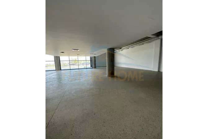 Qera, Godine Multifunksionale,Autosrtada Tirane- Durres.