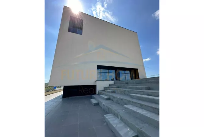 Qera, Godine Multifunksionale,Autosrtada Tirane- Durres.