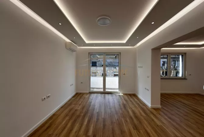 Jepet me qira nje ambient tek rruga Mine Peza prane kafe Flora