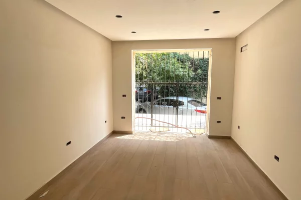 Shtepi ne shitje Apartament ne Tirane, 2+1, Mobilimi Bosh, pa mobiluar, Pagesa 170,000  Euro.