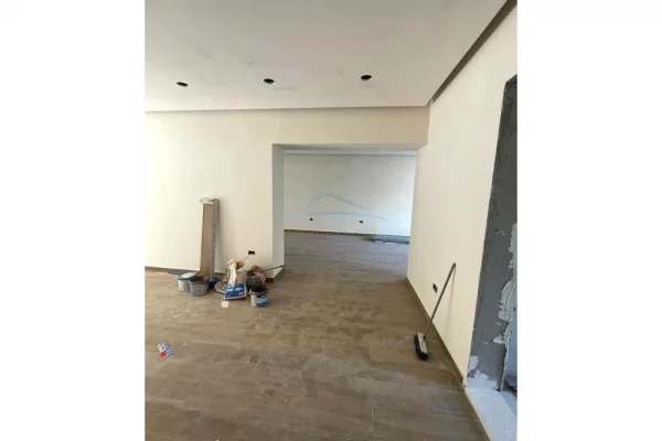 Shtepi ne shitje Apartament ne Tirane, 2+1, Mobilimi Bosh, pa mobiluar, Pagesa 170,000  Euro.