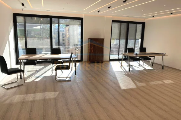Business Property for Rent 1+1 in Tirana - 1,150 Euro