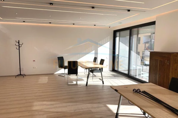 Qera, Ambient Biznesi, Blloku, Tirane