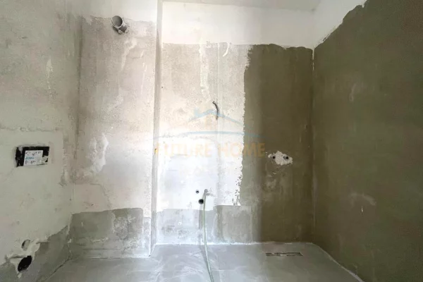 Shtepi ne shitje Apartament ne Tirane, 2+1, Mobilimi Bosh, pa mobiluar, Pagesa 141,185  Euro.