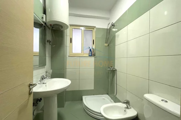 Shtepi me qera Apartament ne Tirane, 2+1, Mobilimi E mobiluar, Pagesa 550  Euro.