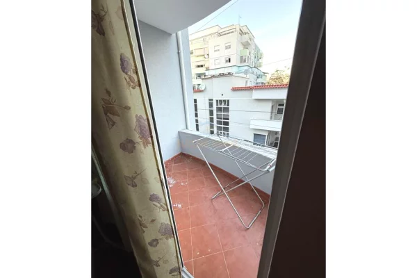 Shtepi me qera Apartament ne Tirane, 2+1, Mobilimi E mobiluar, Pagesa 500  Euro.