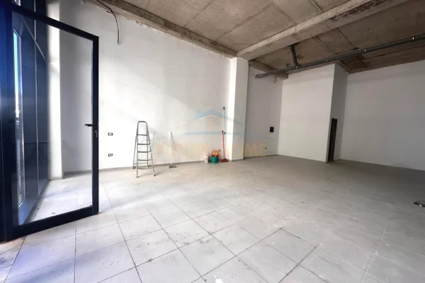 Business Property for Rent 1+1 in Tirana - 1,800 Euro