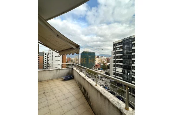 Shtepi ne shitje Apartament ne Tirane, 2+1, Mobilimi E mobiluar, Pagesa 140,000  Euro.