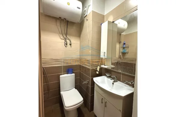 Shtepi ne shitje Apartament ne Tirane, 2+1, Mobilimi E mobiluar, Pagesa 140,000  Euro.