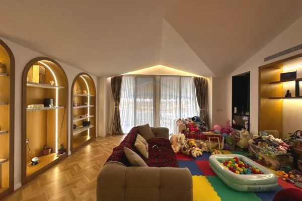 Shtepi me qera Apartament ne Tirane, 2+1, Mobilimi E mobiluar, Pagesa 1,800  Euro.