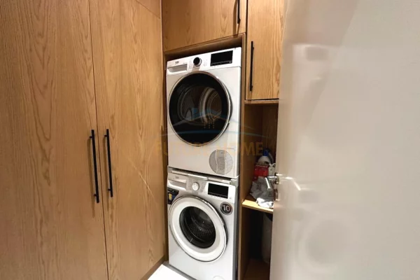 Shtepi me qera Apartament ne Tirane, 2+1, Mobilimi E mobiluar, Pagesa 1,800  Euro.