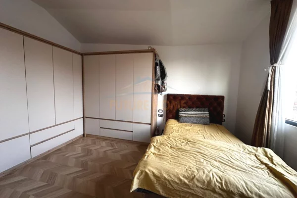 Shtepi me qera Apartament ne Tirane, 2+1, Mobilimi E mobiluar, Pagesa 1,800  Euro.