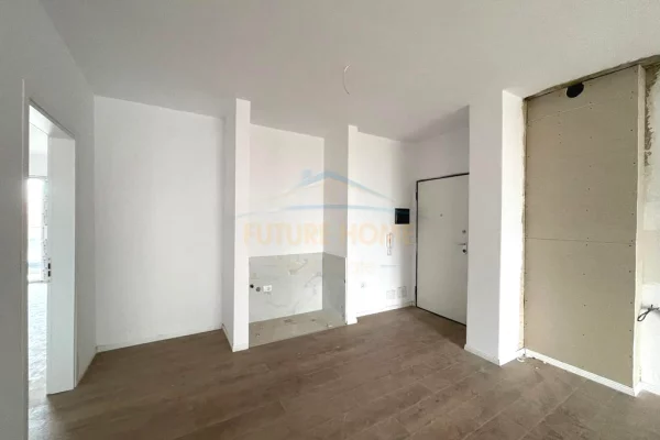 Shtepi ne shitje Apartament ne Tirane, 2+1, Mobilimi Bosh, pa mobiluar, Pagesa 192,000  Euro.
