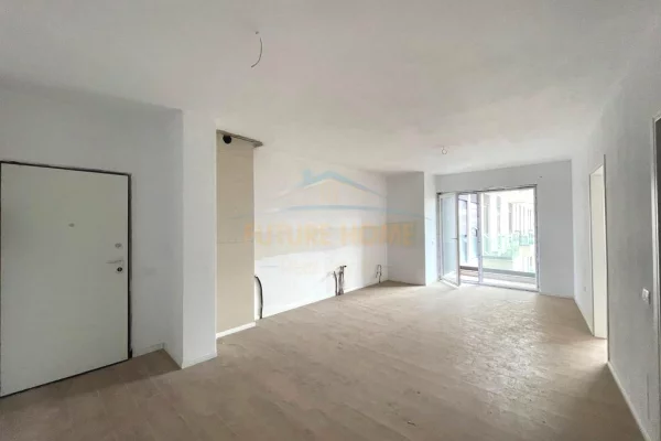 Shtepi ne shitje Apartament ne Tirane, 2+1, Mobilimi Bosh, pa mobiluar, Pagesa 192,000  Euro.