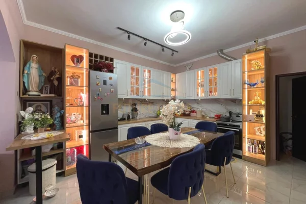 Shtepi ne shitje 2+1 ne Tirane - 245,000 Euro