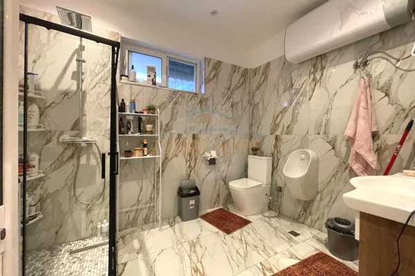 Shtepi ne shitje Shtepi Private ne Tirane, 2+1, Mobilimi E mobiluar, Pagesa 245,000  Euro.