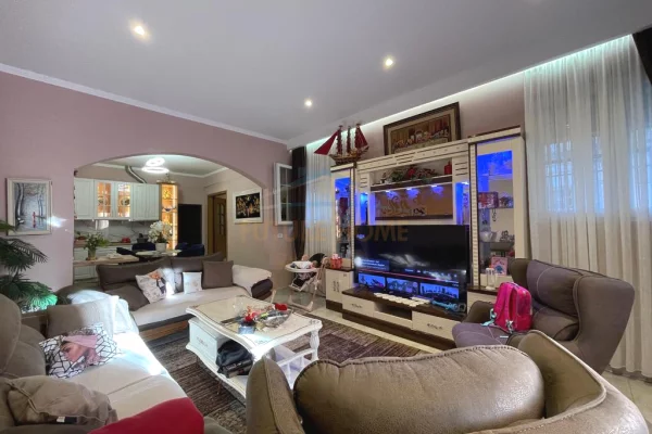 Shtepi ne shitje 2+1 ne Tirane - 245,000 Euro