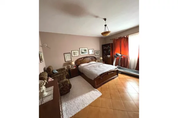 Shtepi ne shitje Apartament ne Tirane, 2+1, Mobilimi E mobiluar, Pagesa 175,000  Euro.