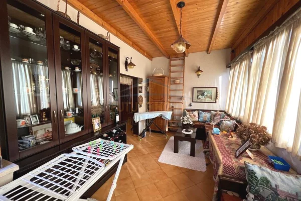 Shtepi ne shitje Apartament ne Tirane, 2+1, Mobilimi E mobiluar, Pagesa 175,000  Euro.