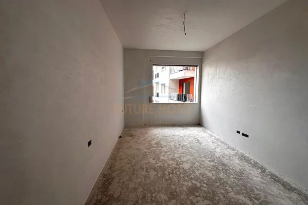 Shtepi ne shitje Apartament ne Tirane, 2+1, Mobilimi Bosh, pa mobiluar, Pagesa 117,000  Euro.
