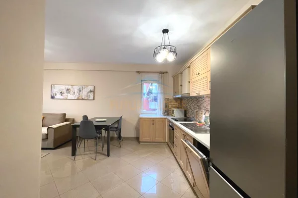 Shtepi me qera Apartament ne Tirane, 2+1, Mobilimi E mobiluar, Pagesa 800  Euro.