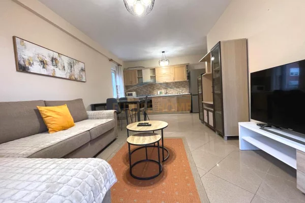 Shtepi me qera 2+1 ne Tirane - 800 Euro