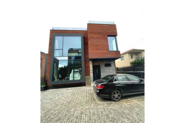 Shtepi ne shitje 3+1 ne Tirane - 470,000 Euro