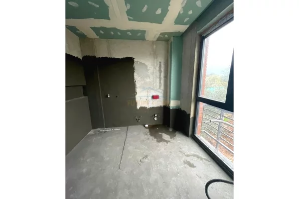 Shtepi ne shitje Vila Luksoze ne Tirane, 3+1, Mobilimi Bosh, pa mobiluar, Pagesa 470,000  Euro.