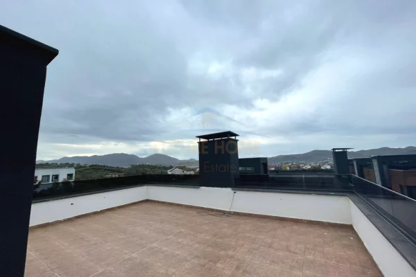 Shtepi ne shitje Vila Luksoze ne Tirane, 3+1, Mobilimi Bosh, pa mobiluar, Pagesa 470,000  Euro.