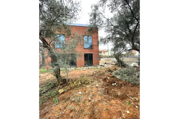 Shtepi ne shitje 3+1 ne Tirane - 470,000 Euro