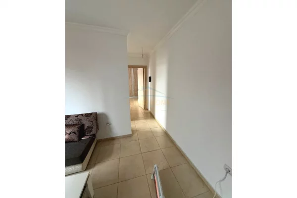 Shtepi ne shitje Apartament ne Tirane, 1+1, Mobilimi E mobiluar, Pagesa 113,000  Euro.