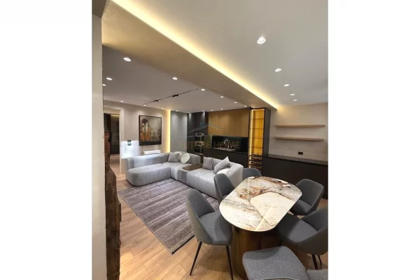 Shtepi me qera 2+1 ne Tirane - 1,700 Euro