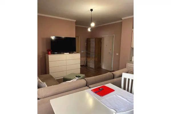 Shtepi me qera Apartament ne Tirane, 2+1, Mobilimi E mobiluar, Pagesa 650  Euro.