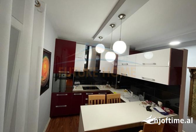 Shtepi me qera 2+1 ne Tirane - 580 Euro