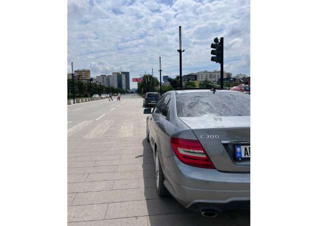 Jepet me qera Makina Mercedes Benz C-Class  nga 45 Euro.Rinas 