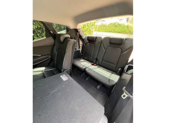 Makina me qera Hyundai Santa Fe (7 vendeshe) 60 euro dita