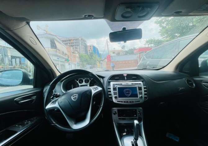 Noleggio Auto  a Tirana - 35 Euro