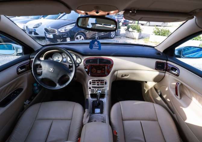 Noleggio Auto  a Tirana - 30 Euro