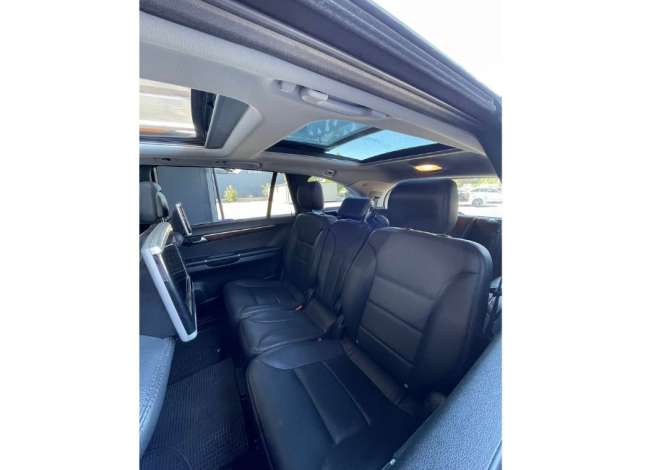 Makina me Qera Mercedes-Benz R Class 6+1 vende 60 Euro/Dita . Rinas