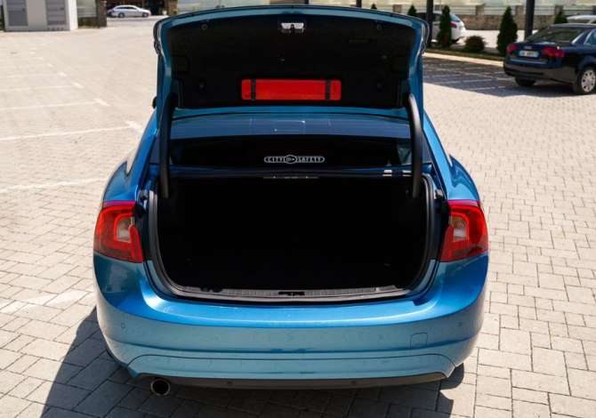 Jepet Makina me Qera Volvo S60 50 Euro Dita.Rinas ,