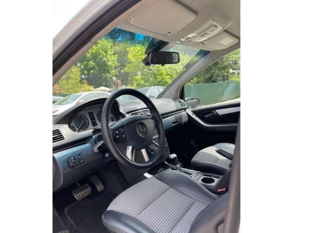 Noleggio Auto  a Tirana - 28 Euro