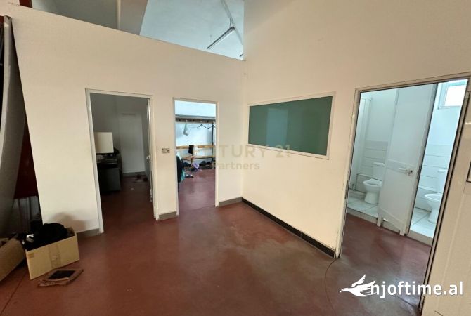 Magazine Me Qira Ne Prush, 1600 m2