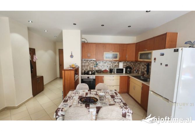 Shtepi ne shitje 2+1 ne Tirane - 140,000 Euro