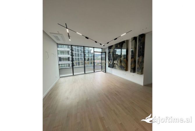 Ambient biznesi me qera 3+1 ne Tirane - 2,200 Euro