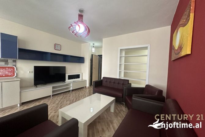 Shtepi me qera 2+1 ne Tirane - 430 Euro